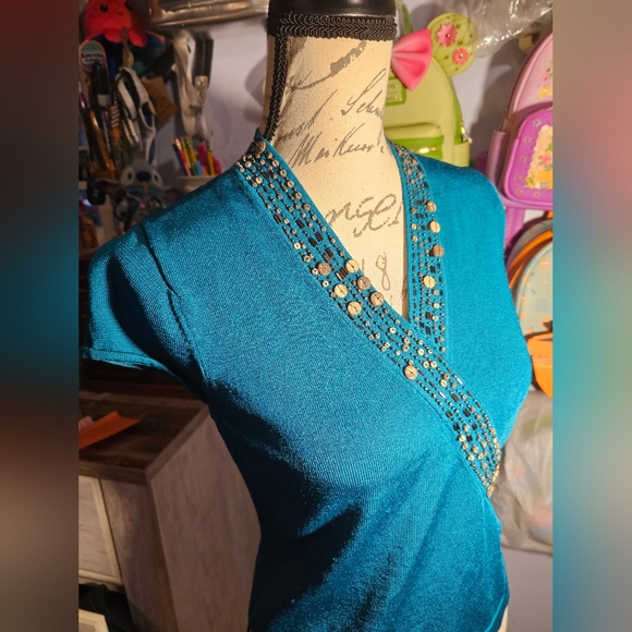 Jones New York Collection Petite Beautiful Turquoise Faux Blouse Beaded Size S - Picture 6 of 9